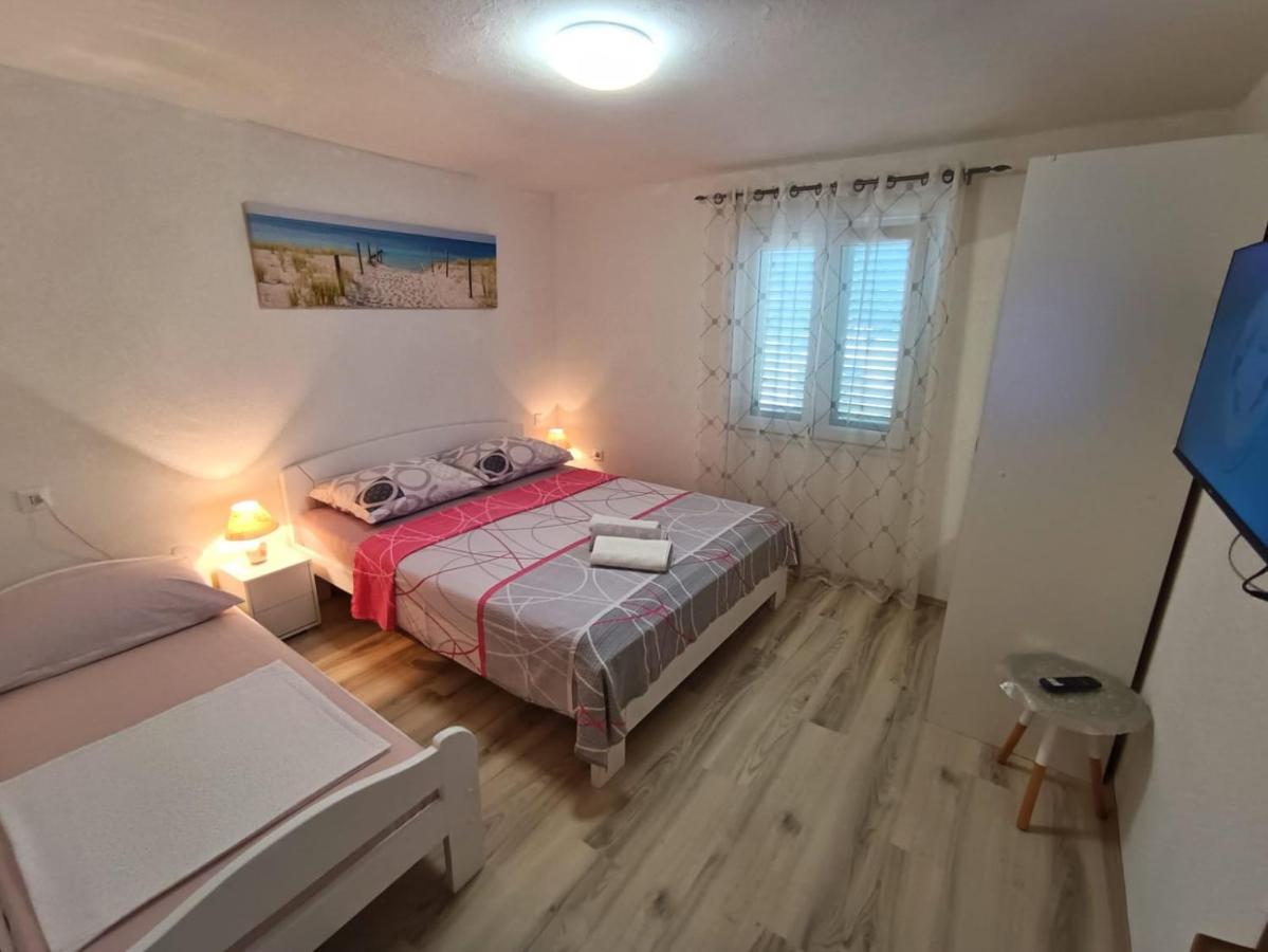 Guesthouse Eljuga Family Stari Grad  Exterior photo